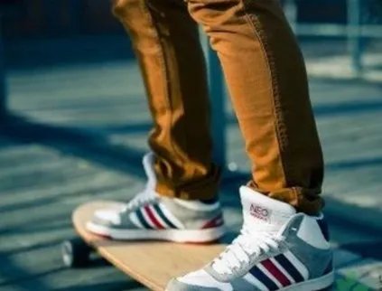 三轮的滑板车是怎么转弯的？