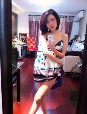 郭美美网上炫富惹争议 大别墅里的家居生活