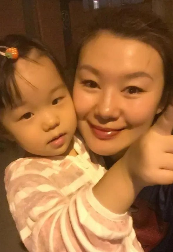 莫科现任妻子有多孝顺？