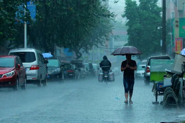 郑州小卖部大爷为居民免费供电