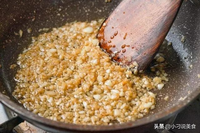 蒜蓉酱为什么是绿的