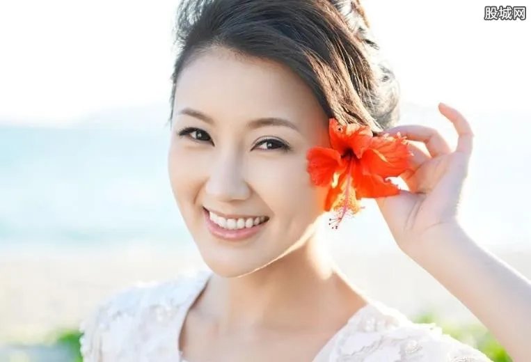 甘薇力挺贾跃亭 贾跃亭负债累累妻子不离不弃