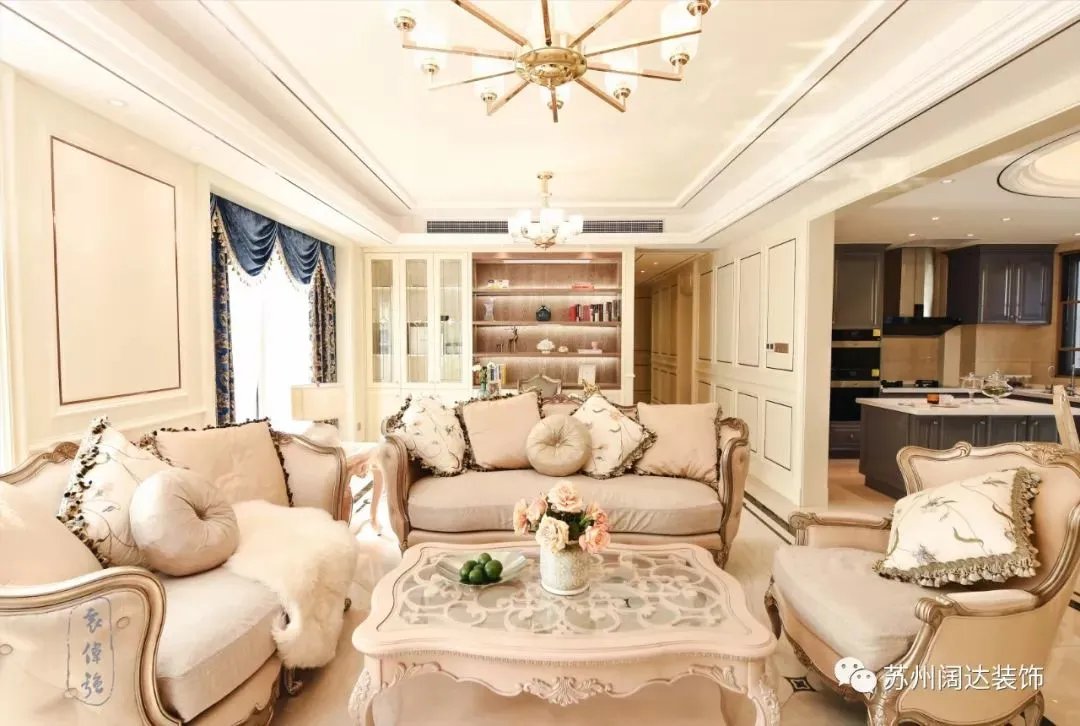 新作| Jenny in the garden.