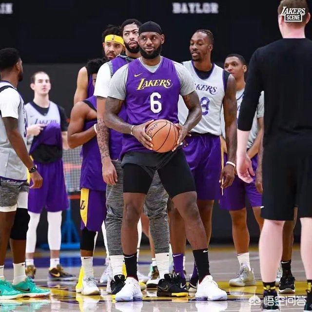 网友晒出电梯偶遇林书豪视频，后者自曝：来到北京后，放弃了饮食规律，你怎么看？