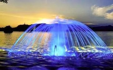 描写喷泉的好词好句