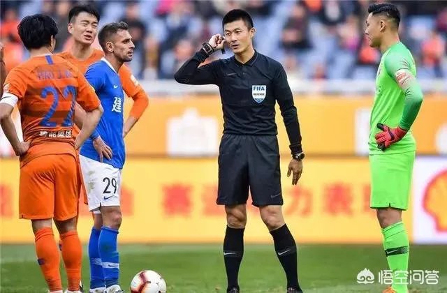 中超裁判傅明是不是有问题，错判怎么这么多？
