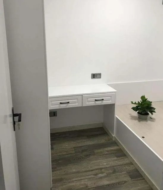 房子装修，衣柜买成品的还是订做衣柜好