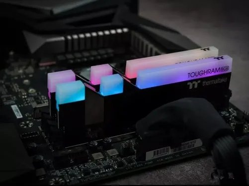 内存到底是选择双8G还是选择单条16G？