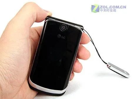 翻盖“巧克力”也美味 LG KG98评测报告