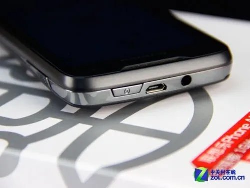 1GHz双核+2000mAh 联想乐Phone A789评测