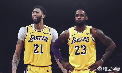 你觉得詹姆斯勒夫组合强还是詹姆斯浓眉哥组合强？