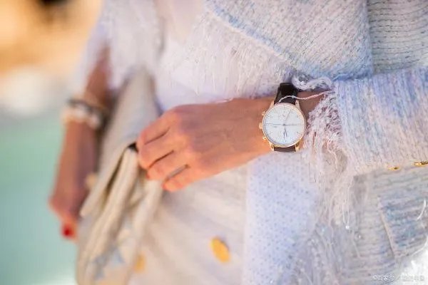 罗西尼手表好不好，属于什么档次，大家是如何看待的呢？