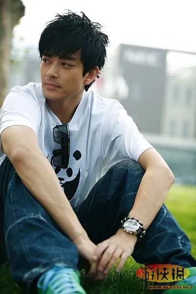 细数十大多金明星“地主” 走到哪炒房炒到哪！