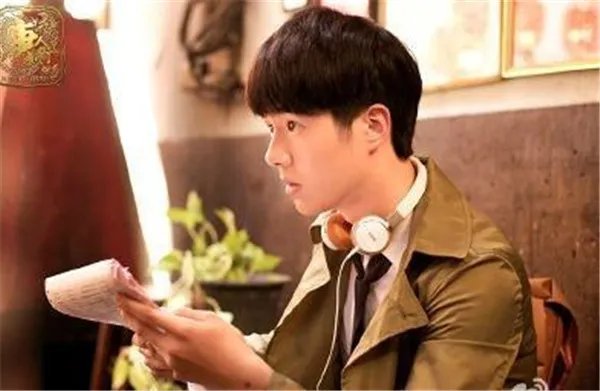 刘昊然家庭背景惊人父母是做什么的 刘昊然有个亲生姐姐照片曝光