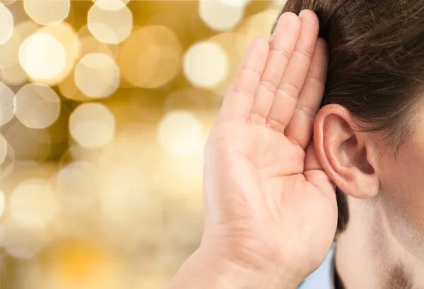 咬女生耳朵意味着什么