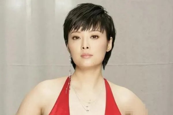 从赵岭到林博文，为何袁立会两段婚姻失败？