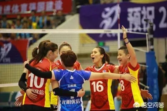 决赛第六场，对于上海女排主教练王之腾的换人问题你怎么看？