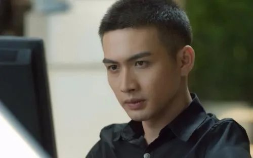 暴风眼的男主演过哪些电视剧？