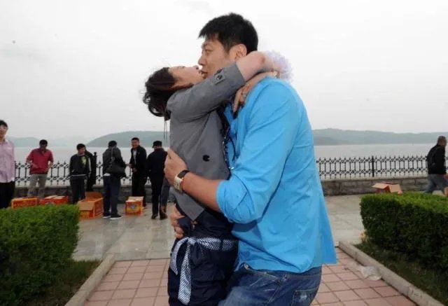 莫科现任妻子有多孝顺？