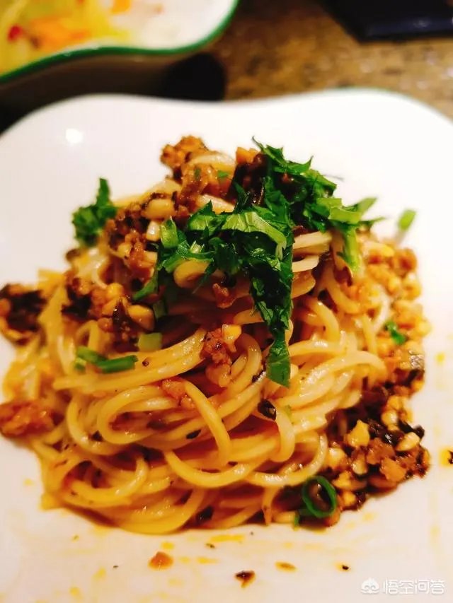 有哪些好吃的明星餐厅可以推荐？