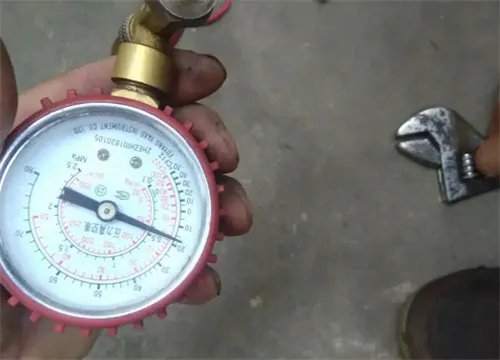 空调加氟一般加多少