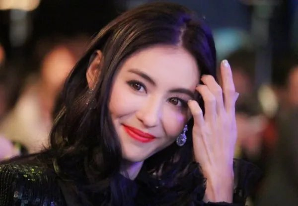 张柏芝被索赔巨额资金，谢霆锋会不会出手帮她渡过难关？