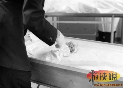 实拍法医解剖室解剖尸体的真实场面 恐怖震撼