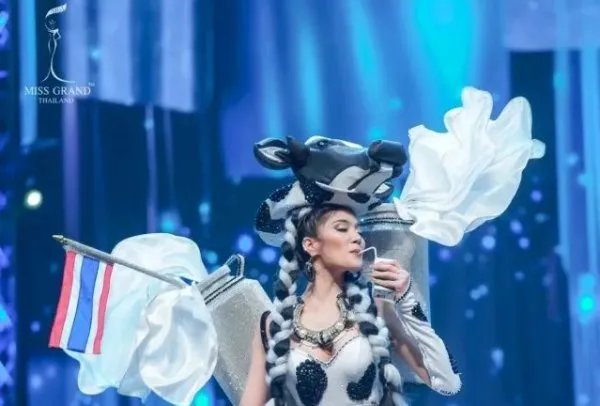泰国选美佳丽打扮得像是persona？