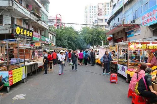 直击静态管理下的三亚：车流稀少，街上白马奔跑！三亚何时能解封？