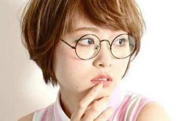 一般女生戴眼镜会对自己的颜值有什么影响？