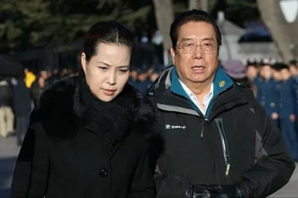 80岁李双江与黄宏热聊，李双江现在是什么军衔？