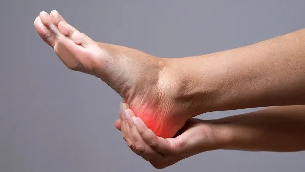 脚后跟骨刺的治疗方法是什么