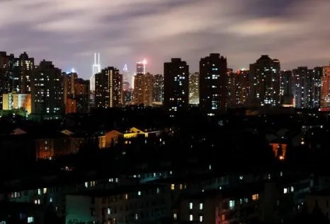 我喜欢夏天的夜晚开头写一句话？