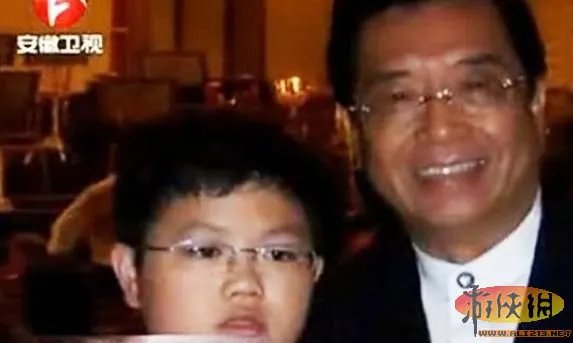 金铁霖李天一变亲父子？李天一非李双江亲生？