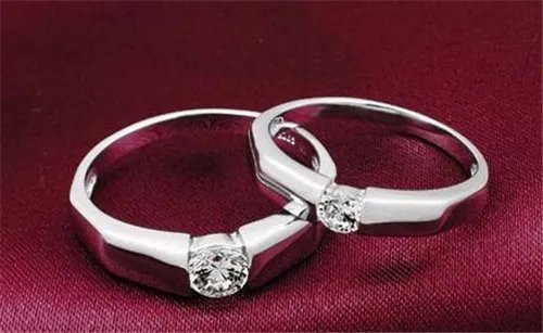 订婚戒指图片2017  订婚戒指哪些牌子比较好