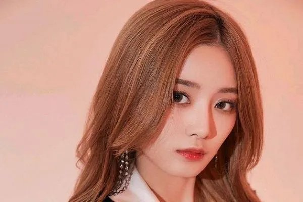 没有出道的徐艺洋资源非常好，这是”弯道超车“吗？