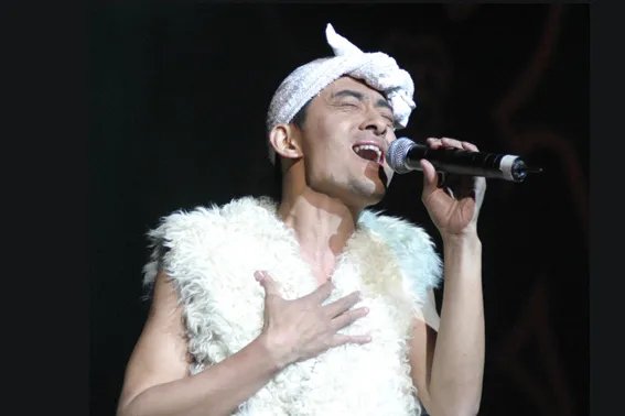 家里头放不下是我的老爸老妈歌词