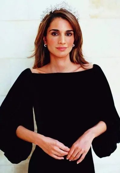 迪拜王妃花大钱养情人，酋长气的自己找证据，最后怎样了？