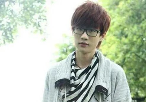 许嵩的女朋友徐佳颖：许嵩和他的女朋友徐佳莹的故事