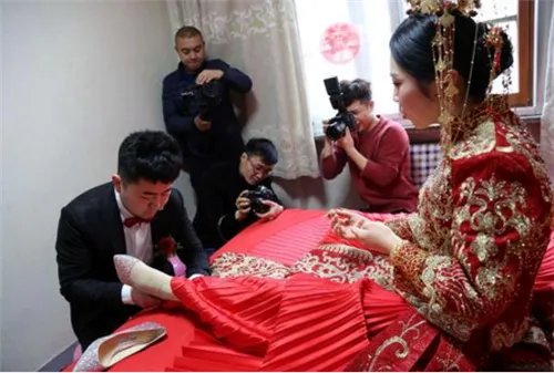 结婚新娘脚落地了怎么办 结婚新娘脚为什么不能着地