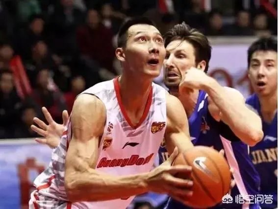 如何评价易建联的身体素质?他的身体素质在国内能排第一吗?