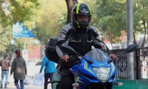 我想连人带车找工作，请问哪个公司需要