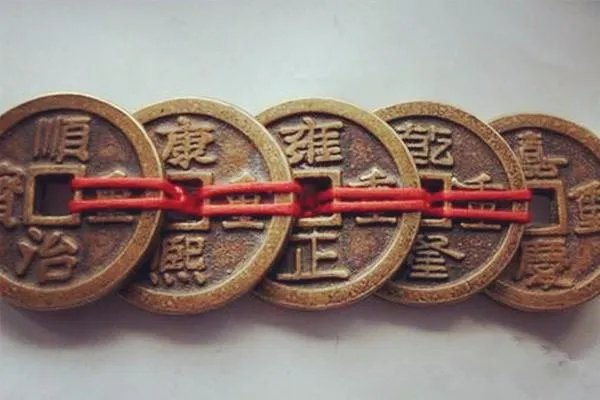 门口玄关适合摆放什么