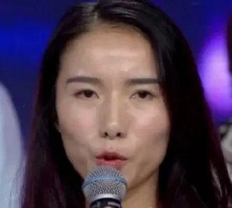 将要重蹈周立波覆辙时，黄渤如何拉张艺兴一把？