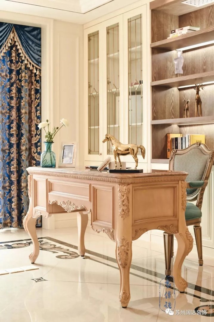 新作| Jenny in the garden.