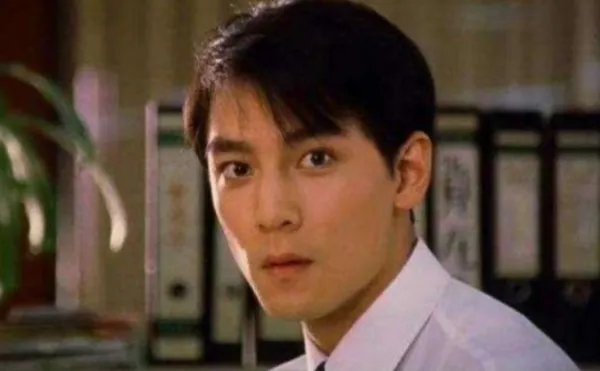 吴彦祖女儿五官精致颜值高，她被指长相好似芭比娃娃，你赞同吗？