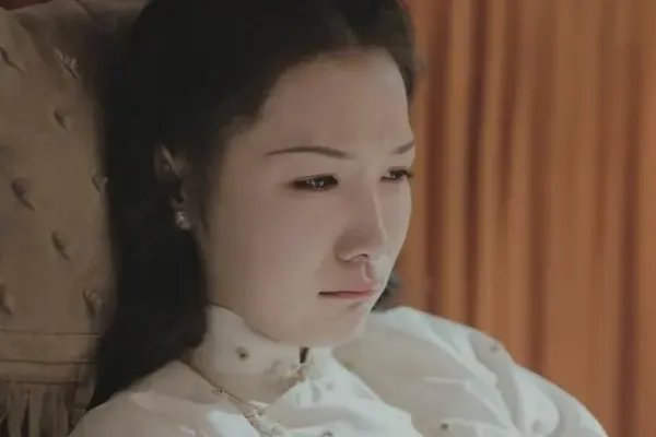 《传家》同样是出身高贵的豪门千金，为何易钟秀活得最清醒？