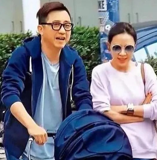 庾澄庆点赞伊能静又取消，为何说无声打脸前妻了？