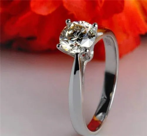 钻戒和黄金戒指哪个好 金戒指一般多少钱