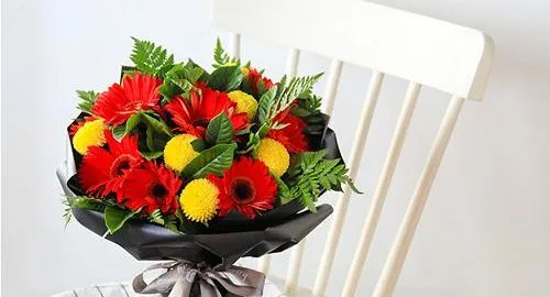 第一次送花应该送多少朵 第一次送花送什么花比较好
